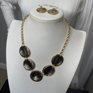 Hammered gold tone necklace and matching dangle earrings costume jewelry